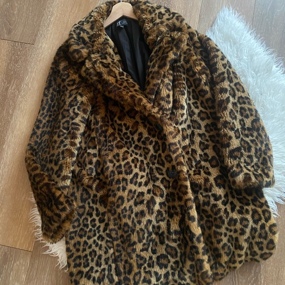 Zara Jackets & Blazers - ZARA LEOPARD FAUX FUR COAT